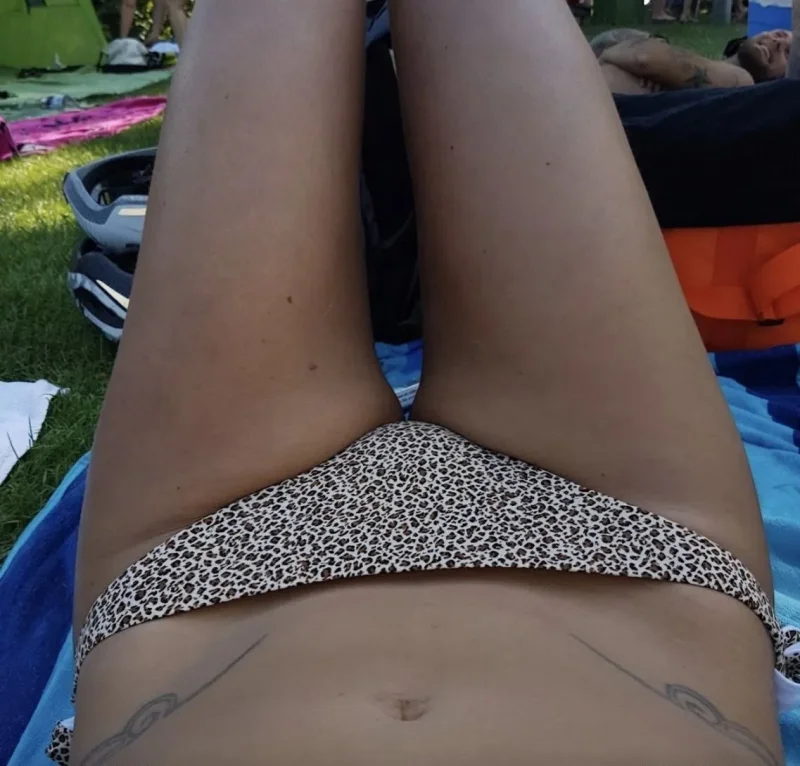 Im Schwimmbad wird Verena immer voll geil auf Schwänze